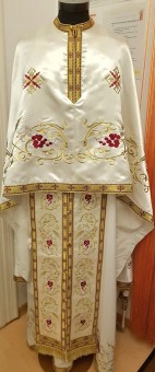 Vesmant preotesc broderie cu struguri